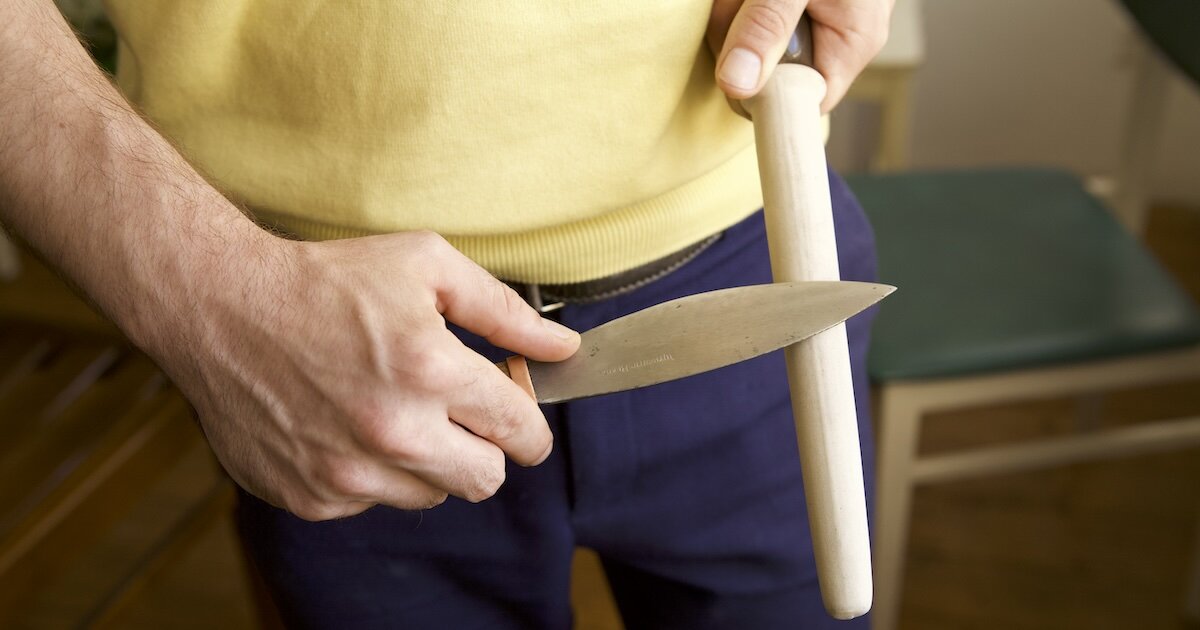 Messer selbst schärfen: Mit diesen Tipps bleiben Deine Klingen scharf